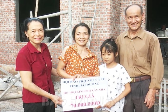 Hỗ trợ 53 gia đình người khuyết tật khó khăn xây, sửa nhà